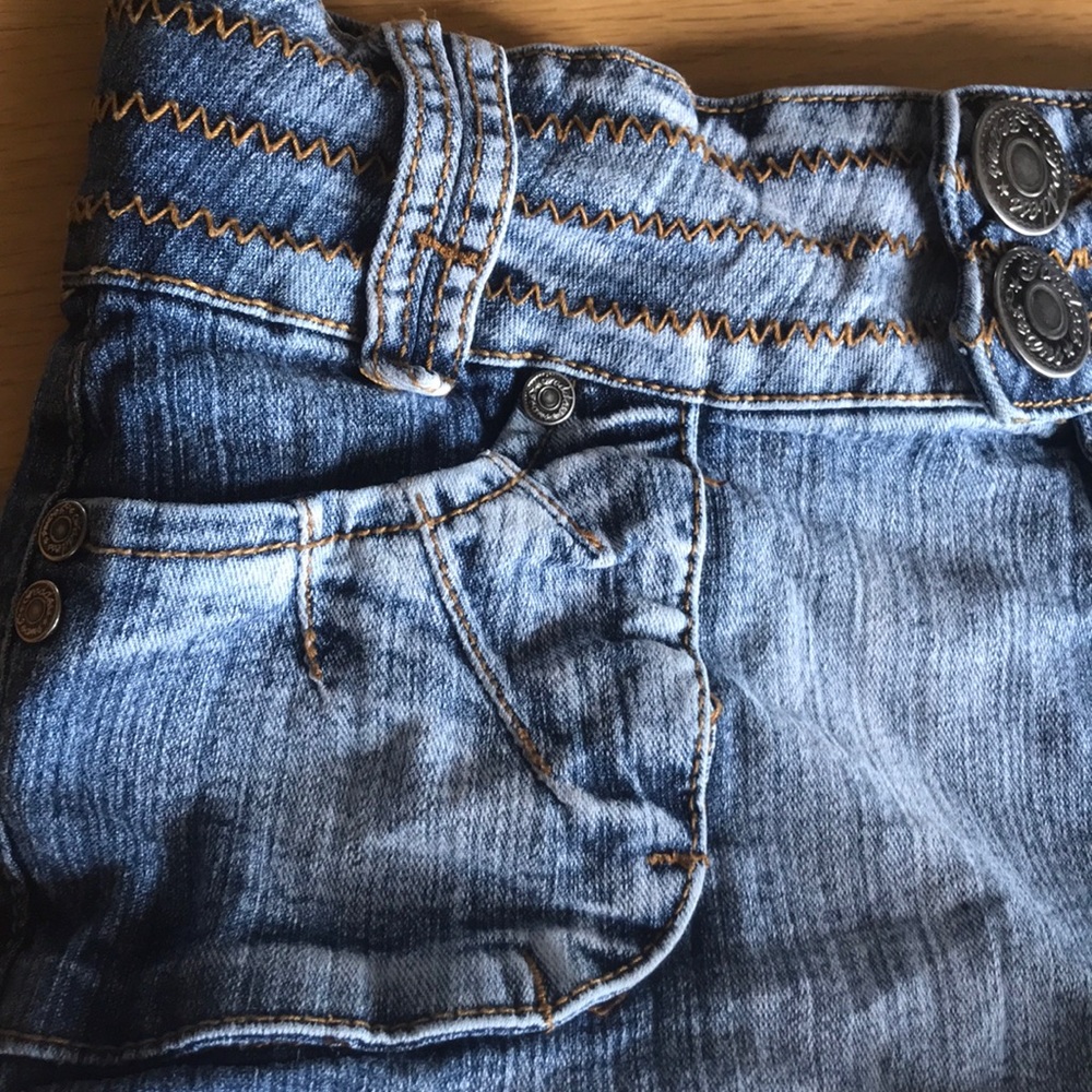 Jean Shorts - Picture 4 of 4